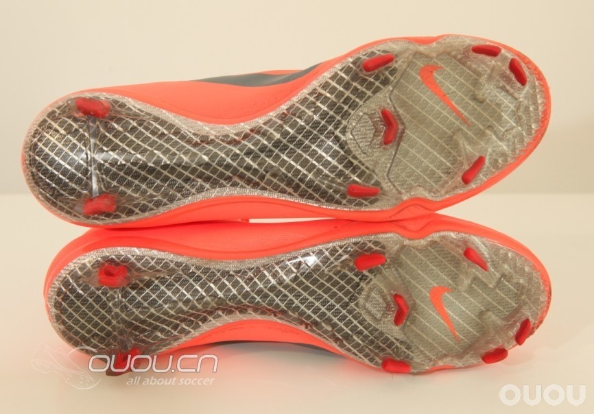 【Nike MV8 偶偶2012草根接力评测】第四棒 之【大四喜】&【鞋钉裂缝。。。】又发现新伤口。。。