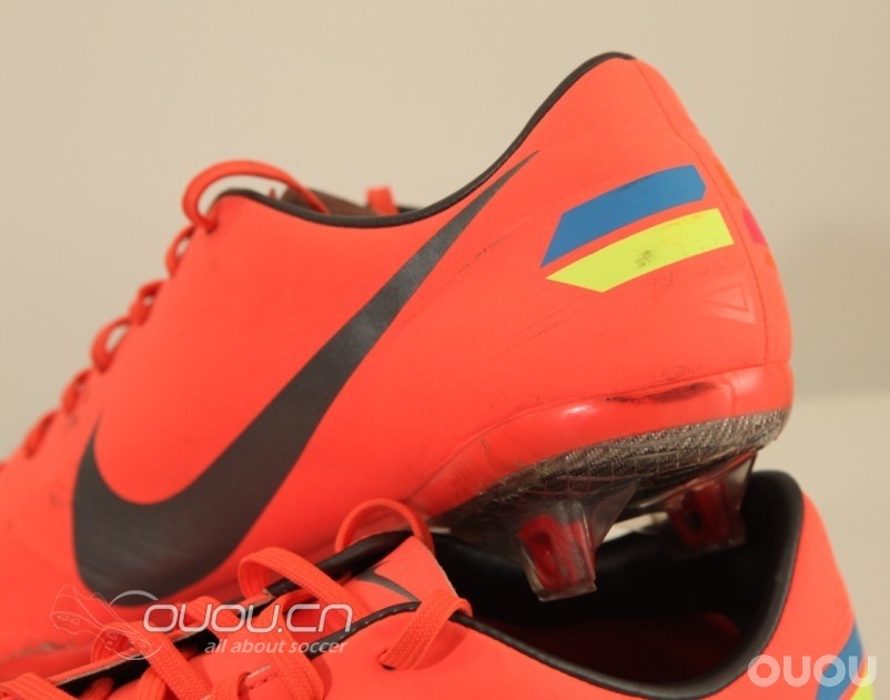 【Nike MV8 偶偶2012草根接力评测】第四棒 之【大四喜】&【鞋钉裂缝。。。】又发现新伤口。。。