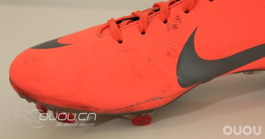 【Nike MV8 偶偶2012草根接力评测】第四棒 之【大四喜】&【鞋钉裂缝。。。】又发现新伤口。。。