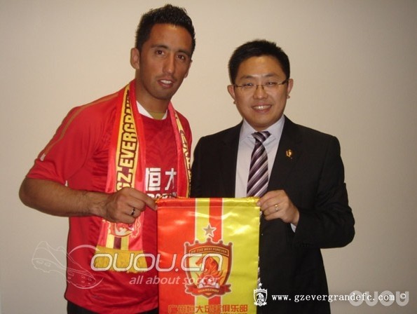 恒大官方宣布签约巴里奥斯