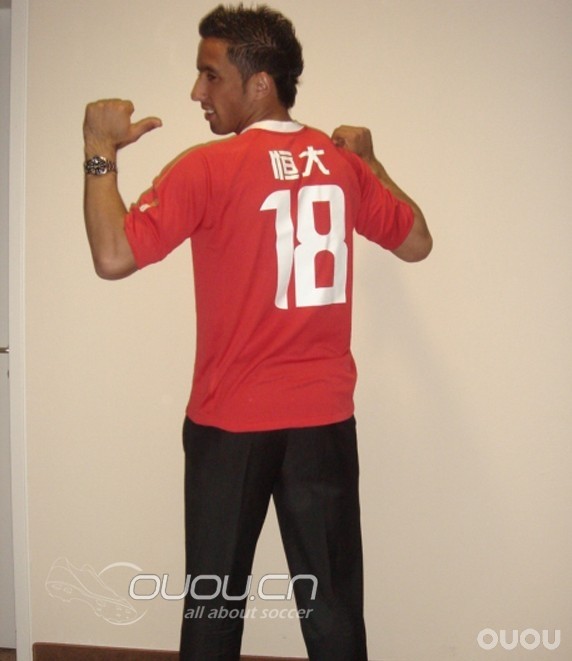 恒大官方宣布签约巴里奥斯