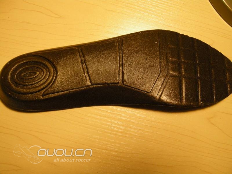冷门战靴–保加利亚产Valsport VS90 XTR FG冷艳黑银色静态测评