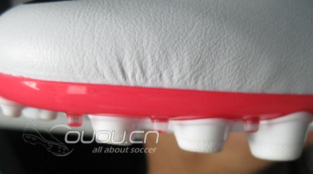 刺客8AG断钉门更新,修复断钉后又服役了一个月,断中底!跟专柜换了欧洲杯配色