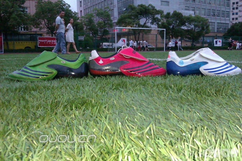 看到各种鞋各种断钉,同为球友,想哭的心都有,还是守着自家老婆最好