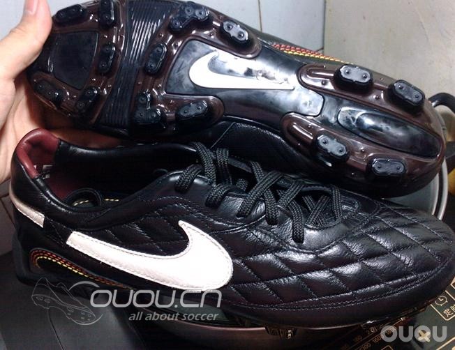 求购 NIKE RONALDINHO DOIS 尺码:40 39 颜色不限