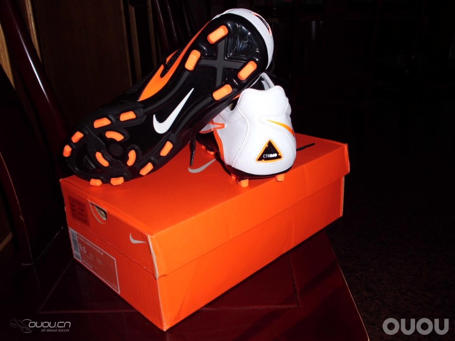 麻烦大家帮看下这双CTR360真吗?