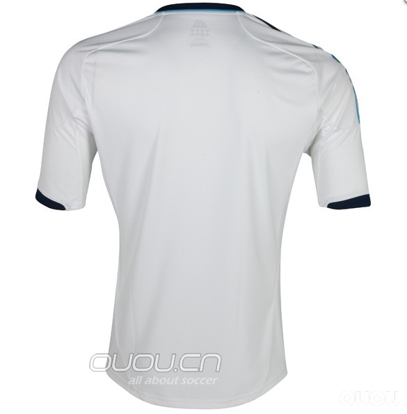 切尔西正式发布12-13赛季客场队服