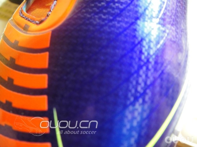 ADIDAS F30 1.5代TRX AG到手~颜色这个亮啊~~~多图~期待过几天下地~