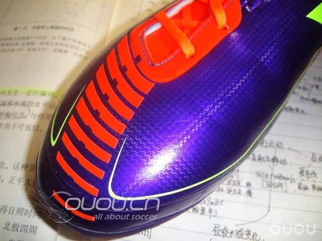 ADIDAS F30 1.5代TRX AG到手~颜色这个亮啊~~~多图~期待过几天下地~