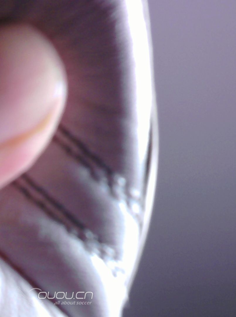 新买的鞋子开胶了