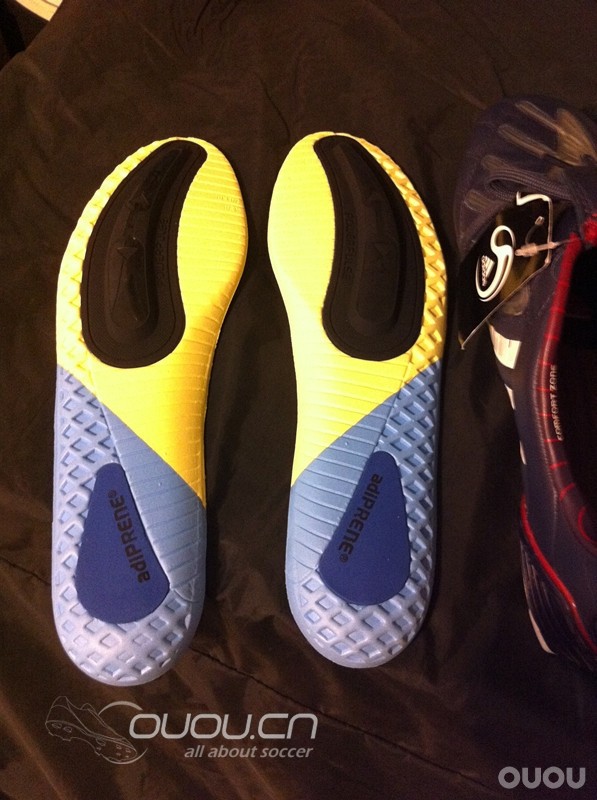 通过各种查找,应该大致确认此鞋为牛皮材质女款猎鹰9(附外国网站介绍链接)