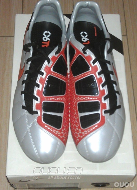 PDS德国站新到的白色T90镭射精英版