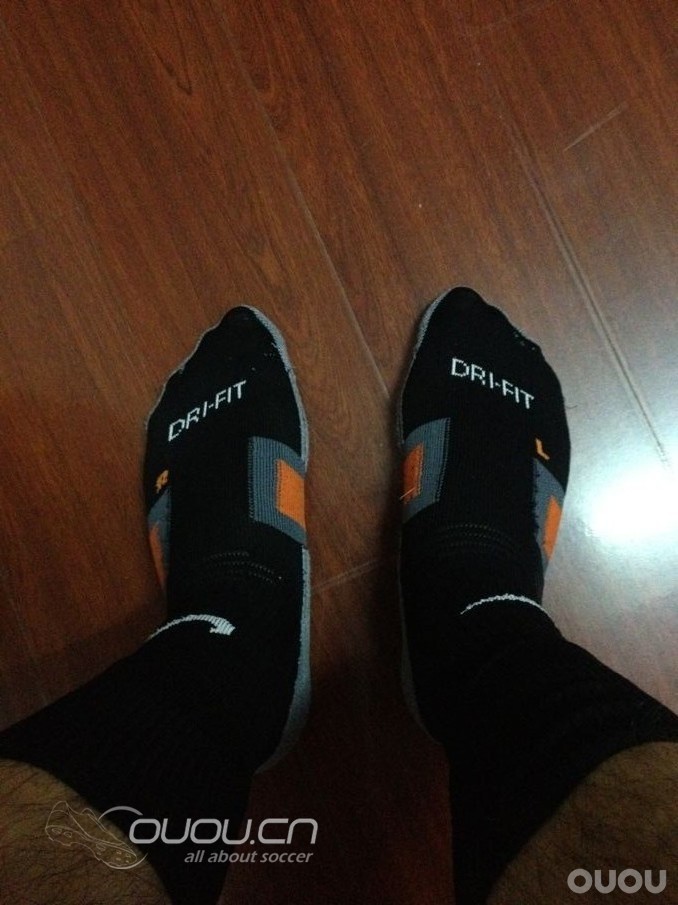 抽空拍了几张上脚照。。。CTR360Ⅲ中端AG..