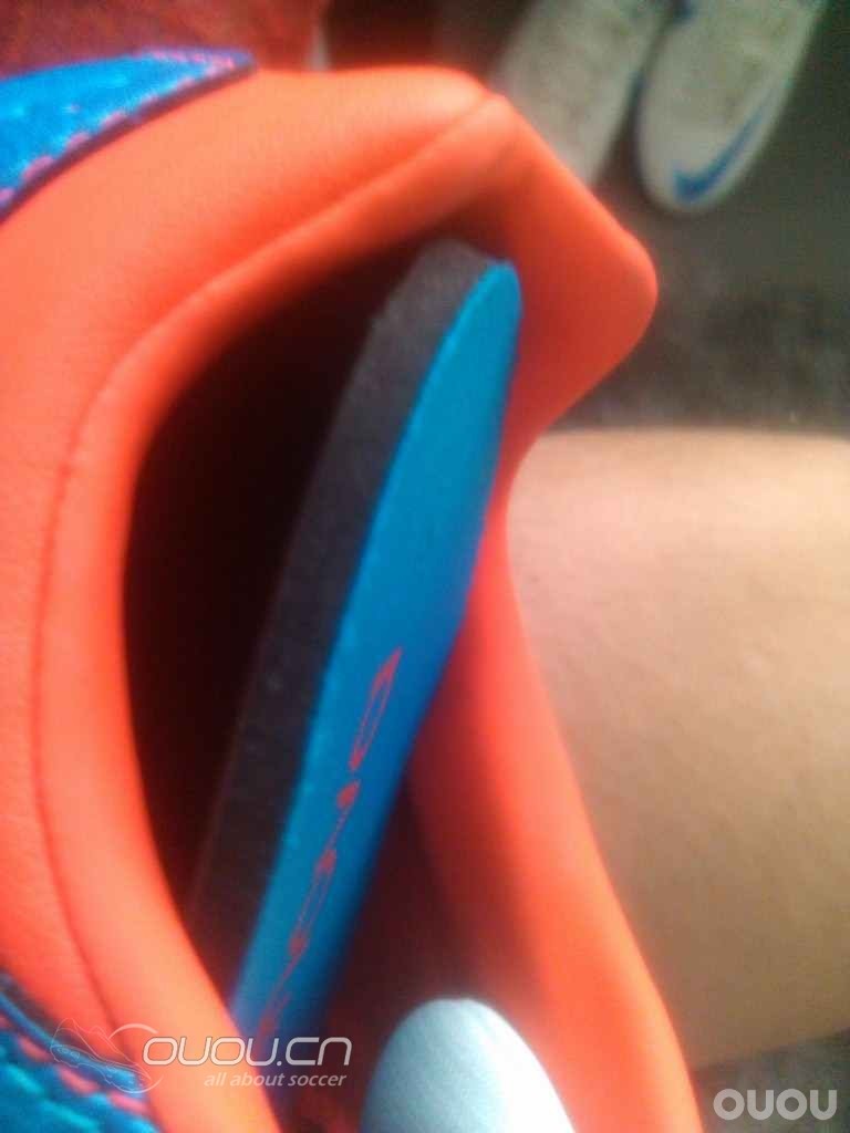 新入11nova AG 对 猎鹰12次顶FG磨钉 12换鞋垫测试