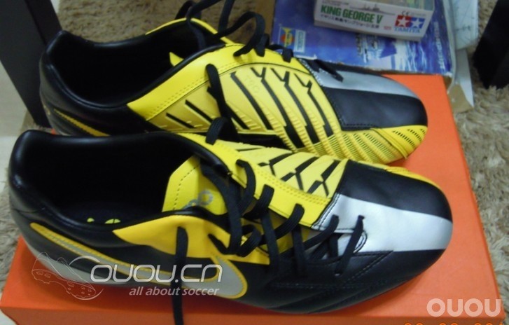 都说门将应该穿T90,所以偶也入了一双