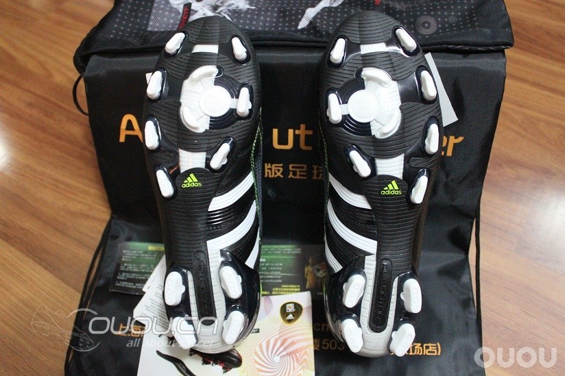 Adidas Predator X TRX AG黑白绿配色刚入手,拿出来晒晒