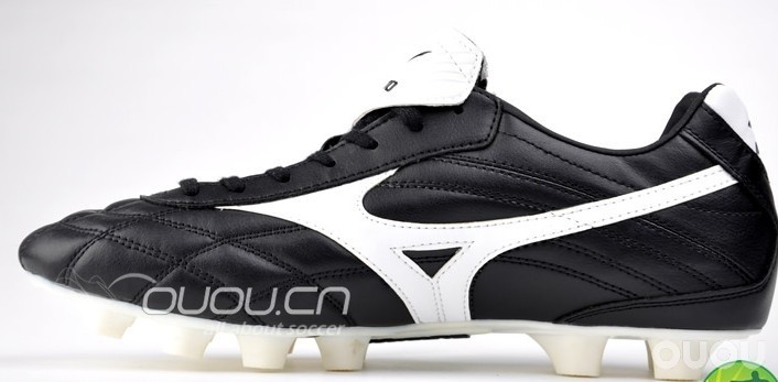 谁知道这款是美津浓什么系列的?