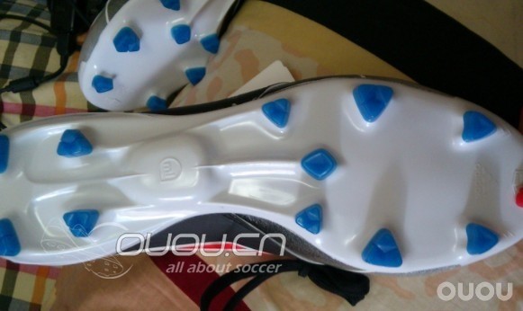 新到F50皮版,足球狂那里入的