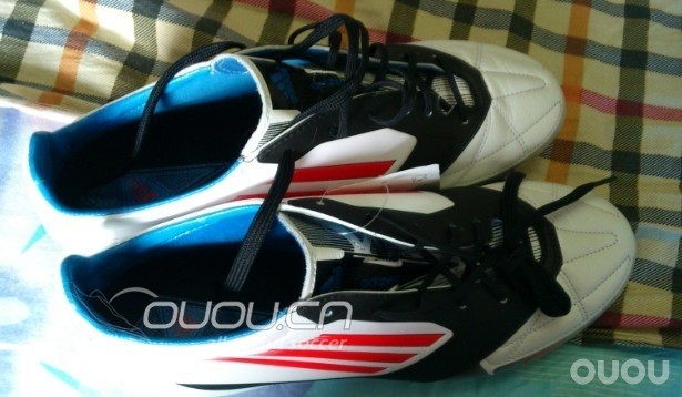 新到F50皮版,足球狂那里入的