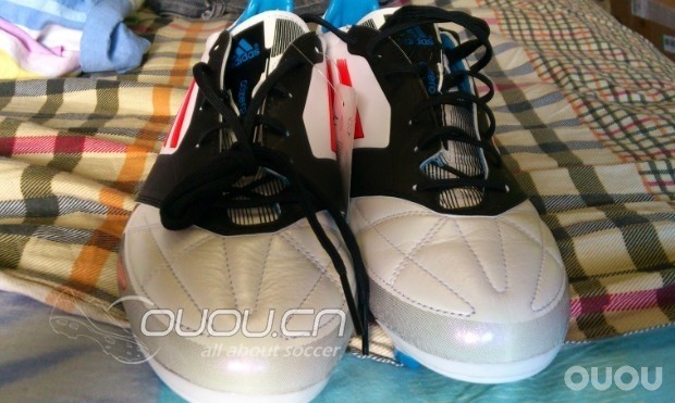 新到F50皮版,足球狂那里入的