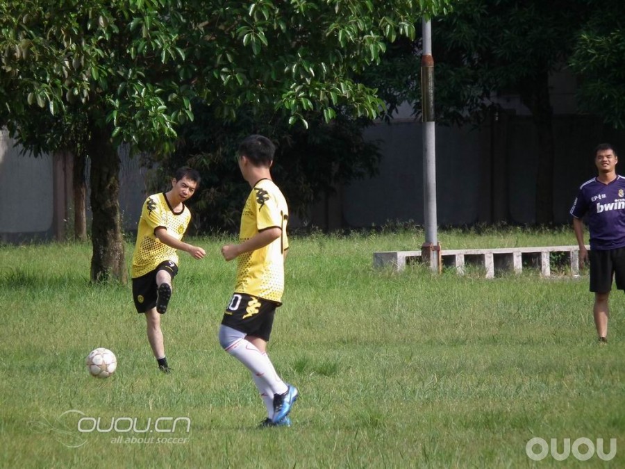 母校恩情难忘,足球启蒙地试水strike4-HG