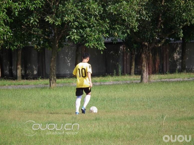 母校恩情难忘,足球启蒙地试水strike4-HG