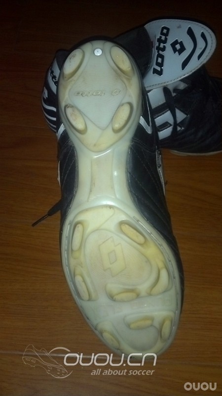 N年前买的第一双球鞋 求鉴定具体款式