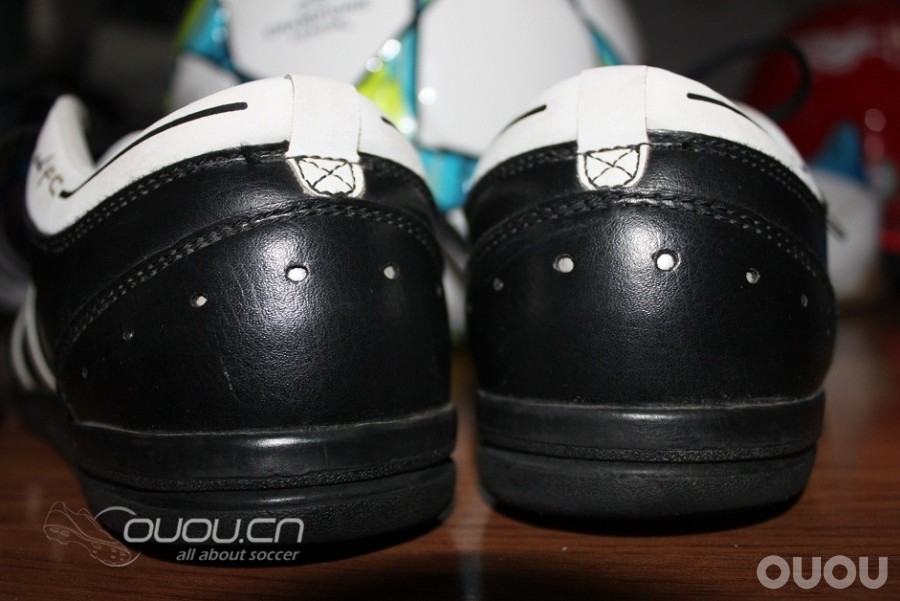 adifc?这双老鞋谁认识?