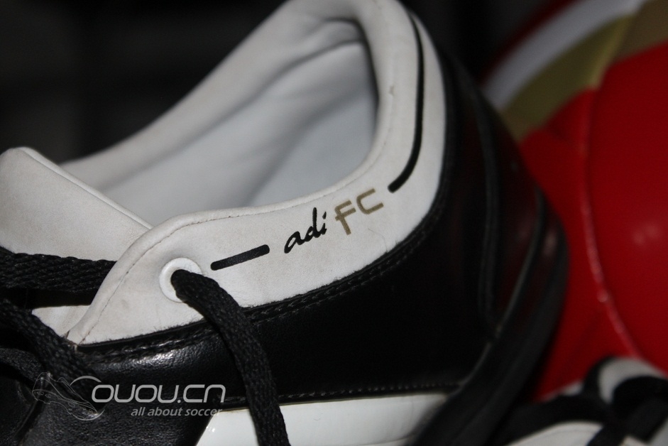 adifc?这双老鞋谁认识?