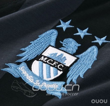 曼彻斯特城2012-13赛季欧战客场球衣