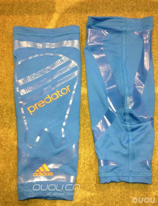 我是不是很败家呀⋯⋯花了35欧买双护腿板!!!货到上图