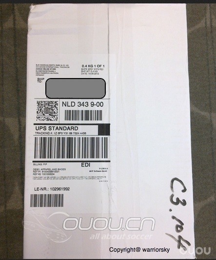 我是不是很败家呀⋯⋯花了35欧买双护腿板!!!货到上图