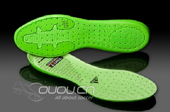 猎鹰鞋垫改造计划:PORON减震材料替换原有黄色减震胶。