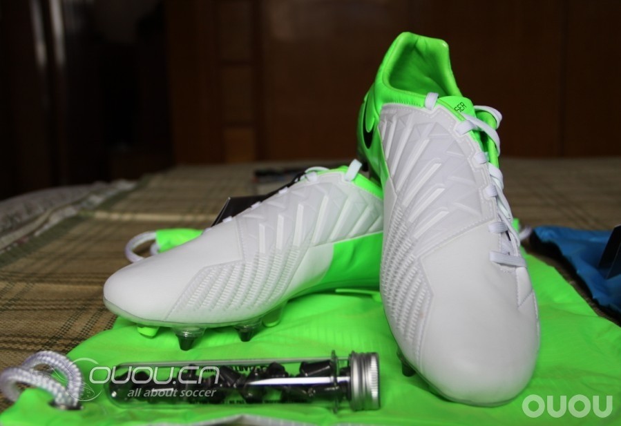 NIKE CLASH 明星三缺一 最后一个还在路上….