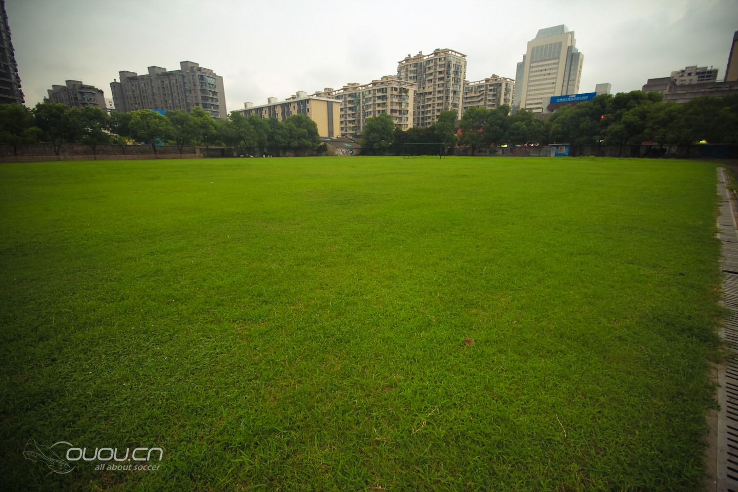 真草球场怎么划线,铝制球门哪搞