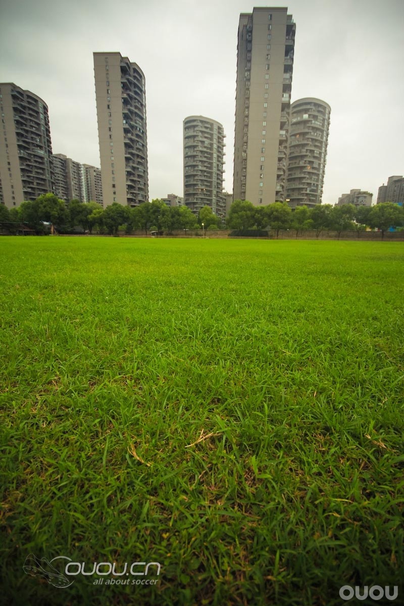 真草球场怎么划线,铝制球门哪搞