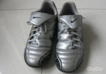 各路大神来观摩下,这个是什么鞋子啊?