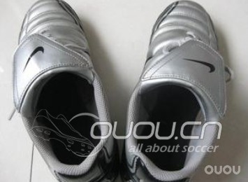 各路大神来观摩下,这个是什么鞋子啊?