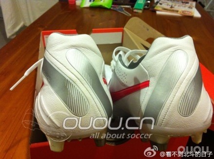 淘白菜意产传奇4一双,带简单上脚感受,外加重量比较