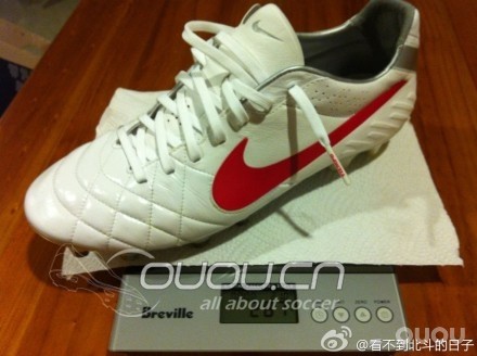 淘白菜意产传奇4一双,带简单上脚感受,外加重量比较