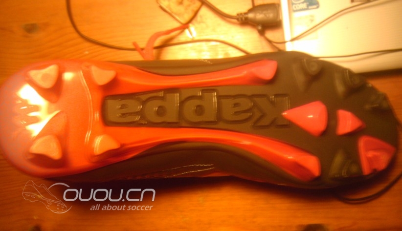 莫斯科留学狗 晒自己今天白菜价入的背靠背战靴