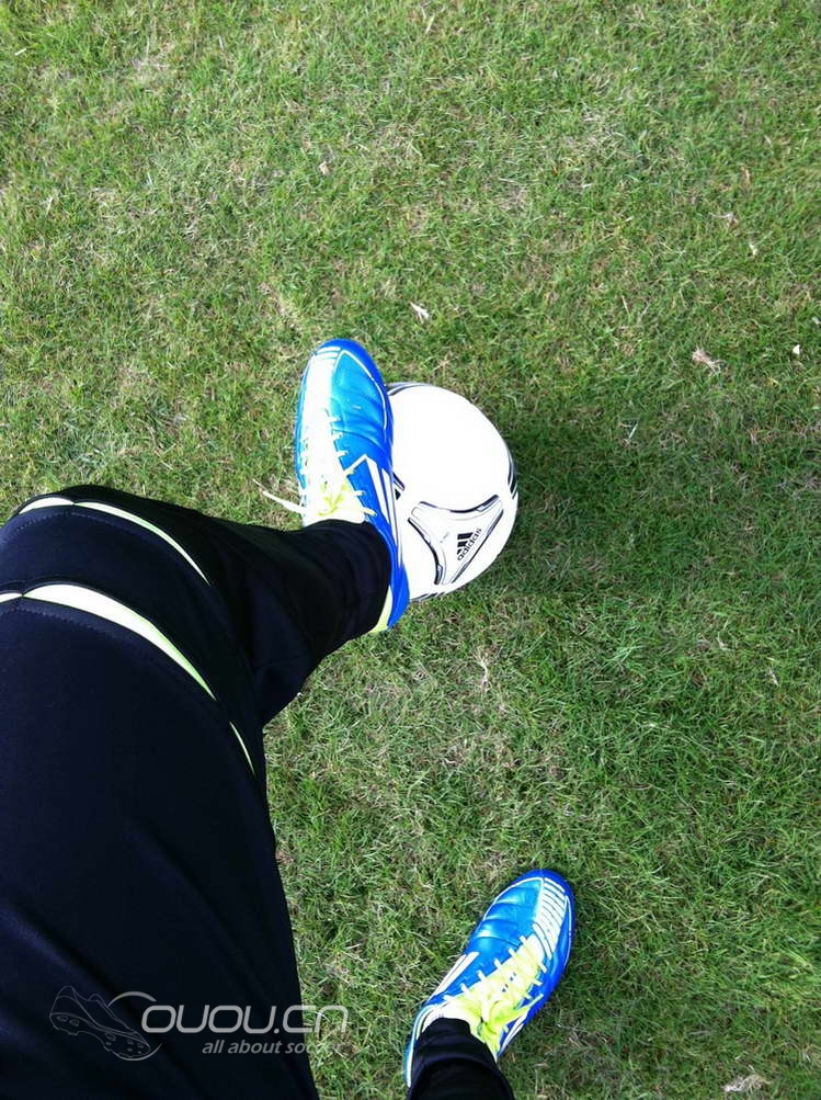 再来 — 骚蓝 F50 adizero TRX FG 皮面 (蓝色皮版首发?), 附简单实战评测~