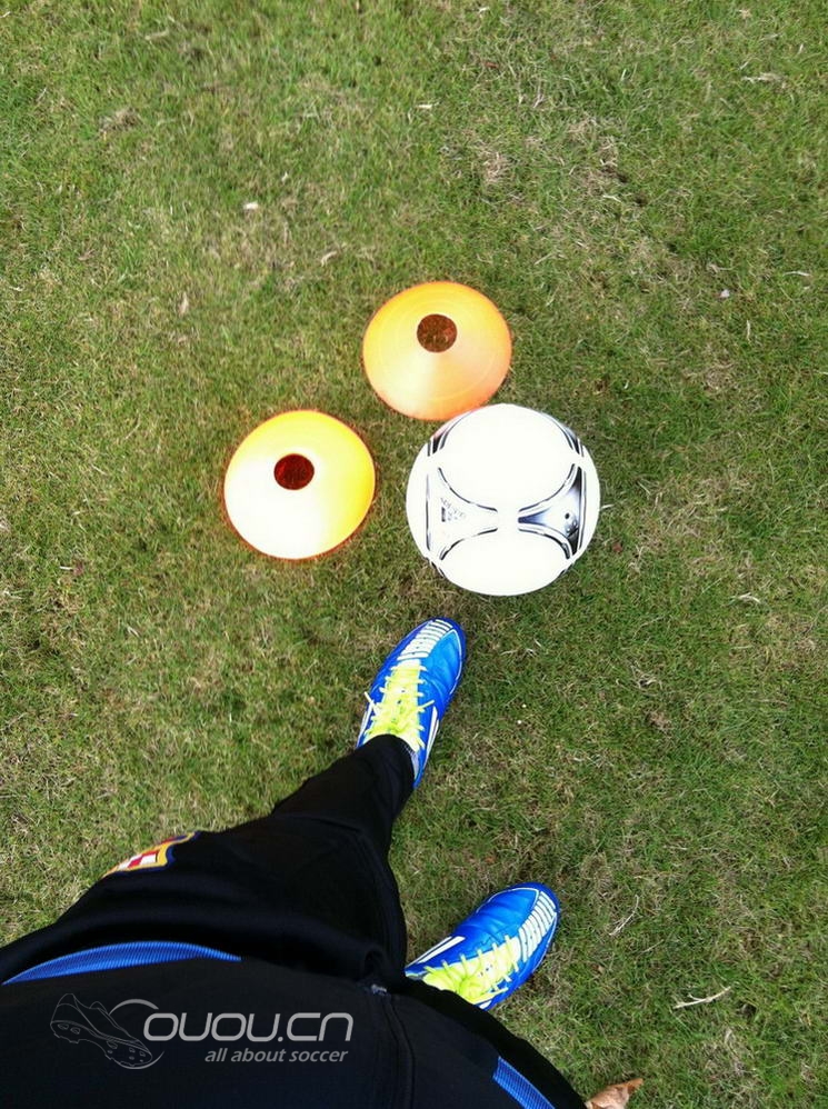 再来 — 骚蓝 F50 adizero TRX FG 皮面 (蓝色皮版首发?), 附简单实战评测~