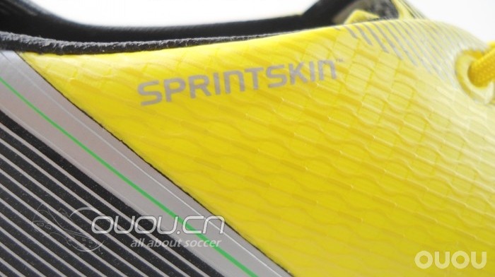 2013款F50发布在即 触球部位三道杠有亮点