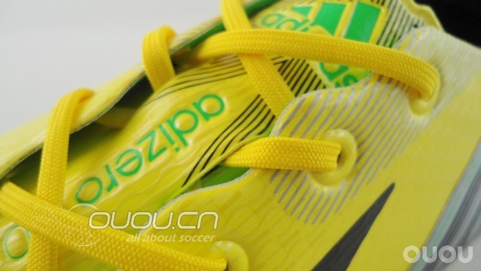 2013款F50发布在即 触球部位三道杠有亮点