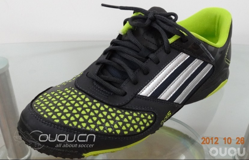 adidas阿迪达斯2012新款男子足球鞋V23829