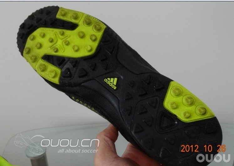 adidas阿迪达斯2012新款男子足球鞋V23829