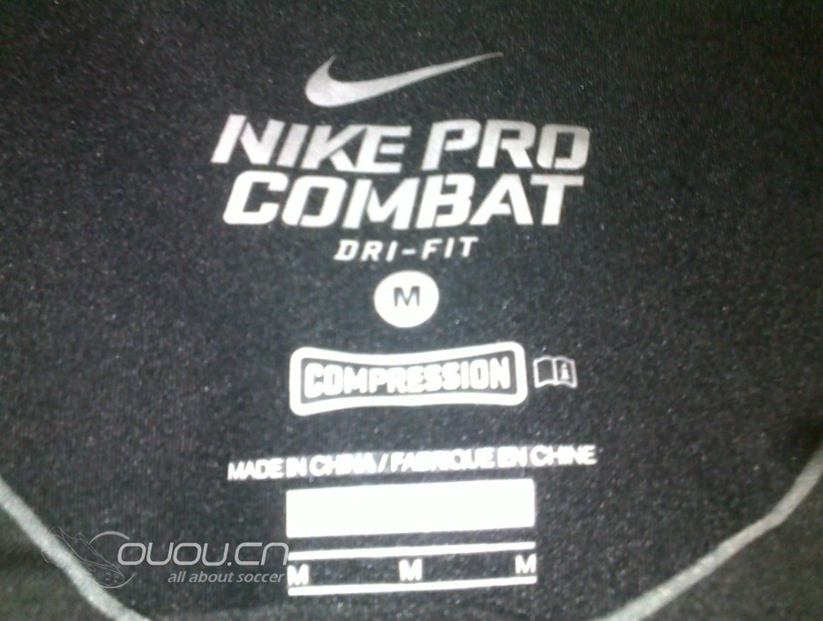 耐克紧身衣已到,经过自己在论坛帖子验证是正品,图片已经上传。有些晚,大家见谅啊