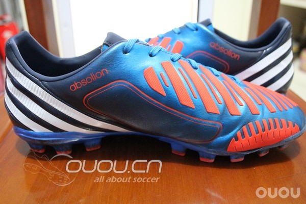 菜鸟也来凑热闹(纯娱乐)聊聊我的Adidas Predator Absolion LZ TRX AG和 Nike Tiempo Flight IV FG多图杀猫