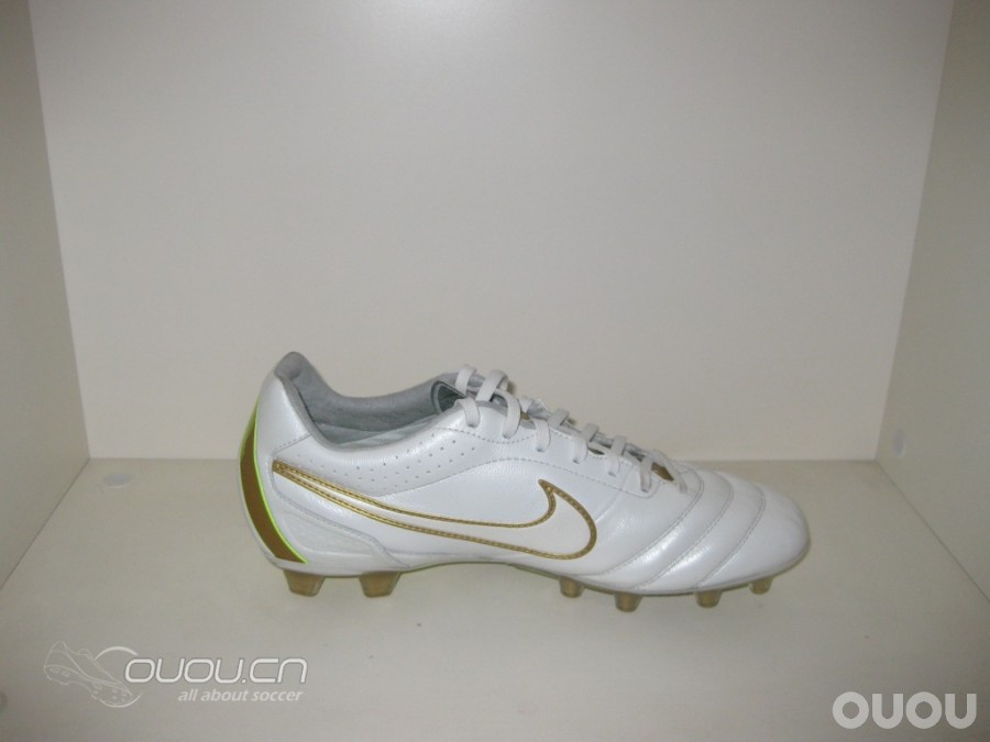 新鞋到 传奇次顶级FG